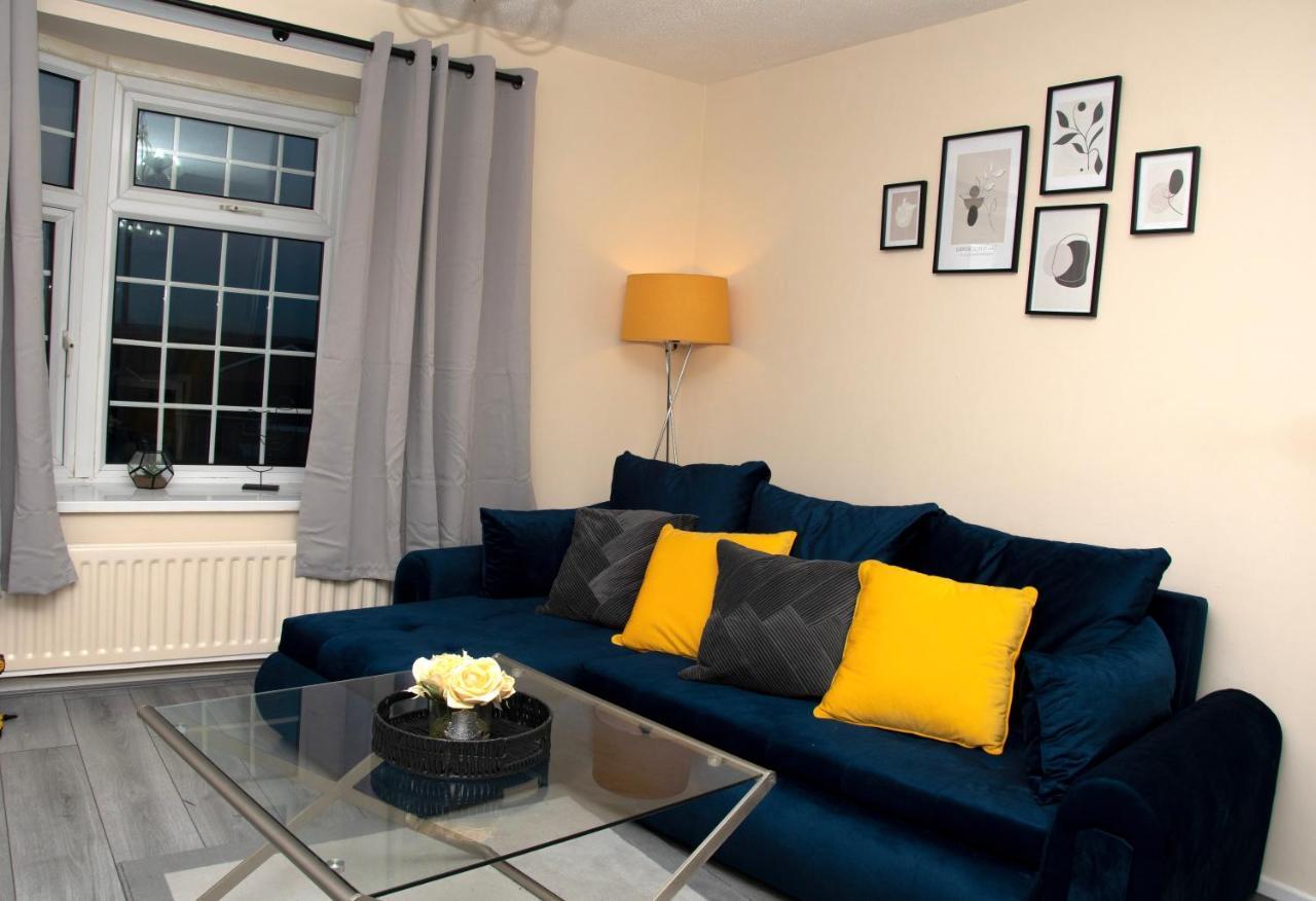 Xb Property - Comfy House Perfect For Families Contractors Relocators West Bromwich Luaran gambar