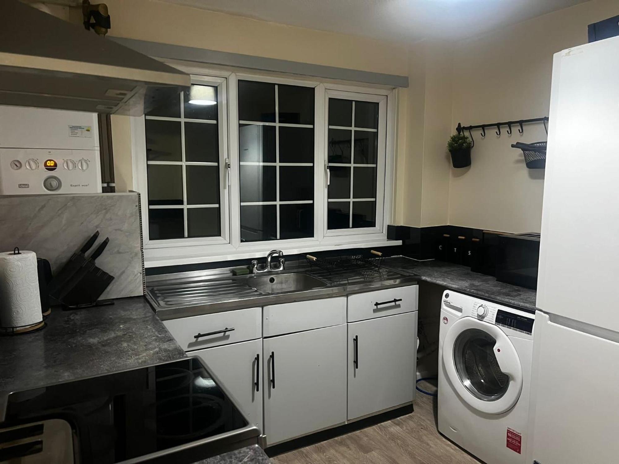 Xb Property - Comfy House Perfect For Families Contractors Relocators West Bromwich Luaran gambar